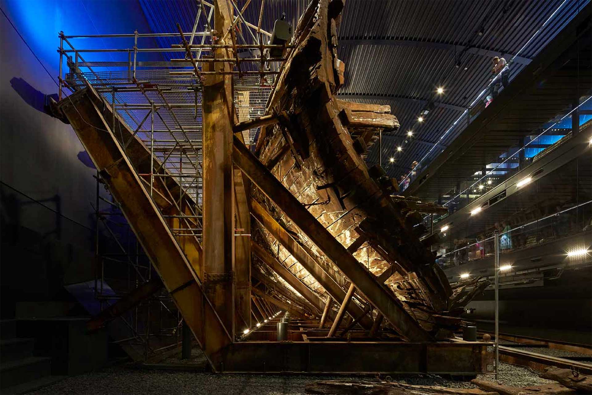 Hull of the Mary Rose supported by scaffold